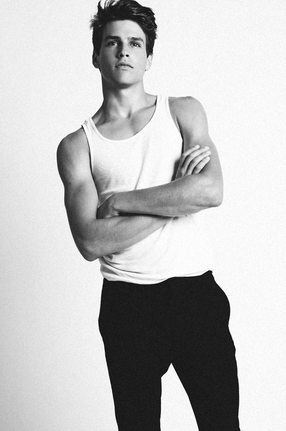 Simon V by Zeb Daemen