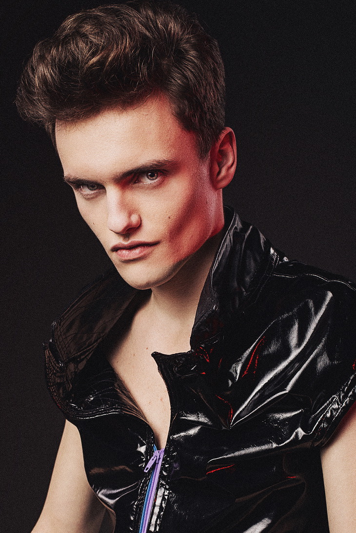 D'Vision Piotr Serafin