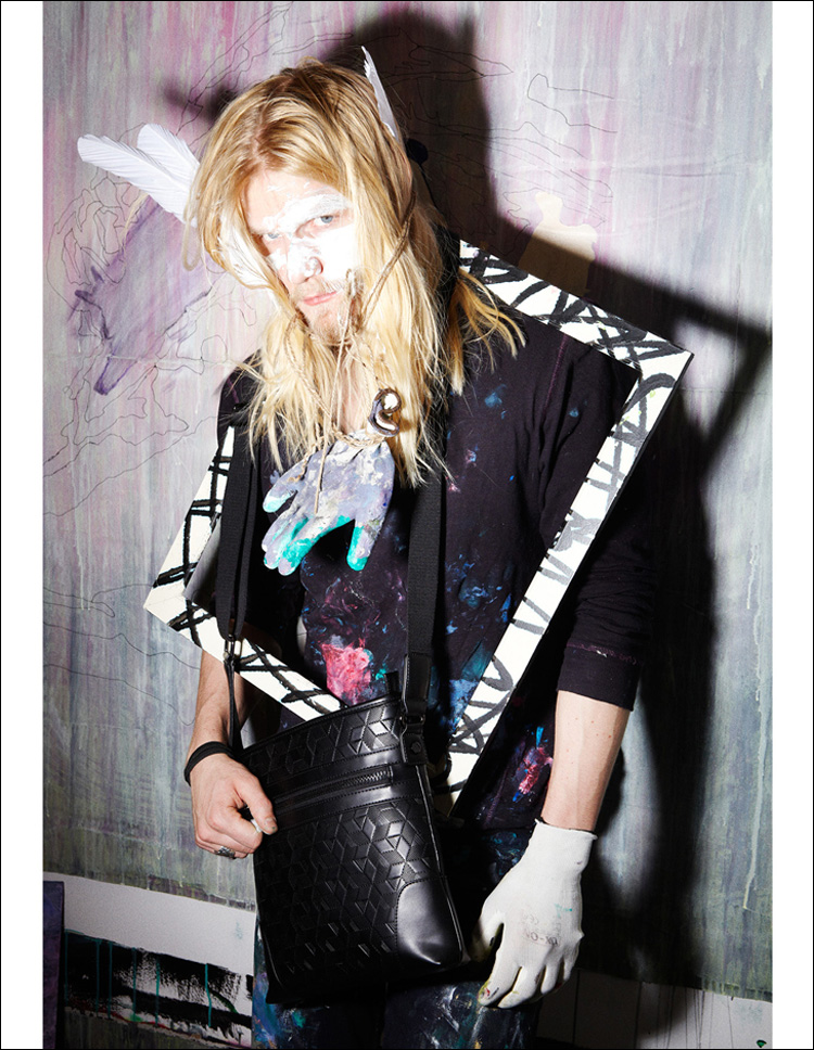 Casper-Peteus-Skye-Tan-Male-Model-Scene-02