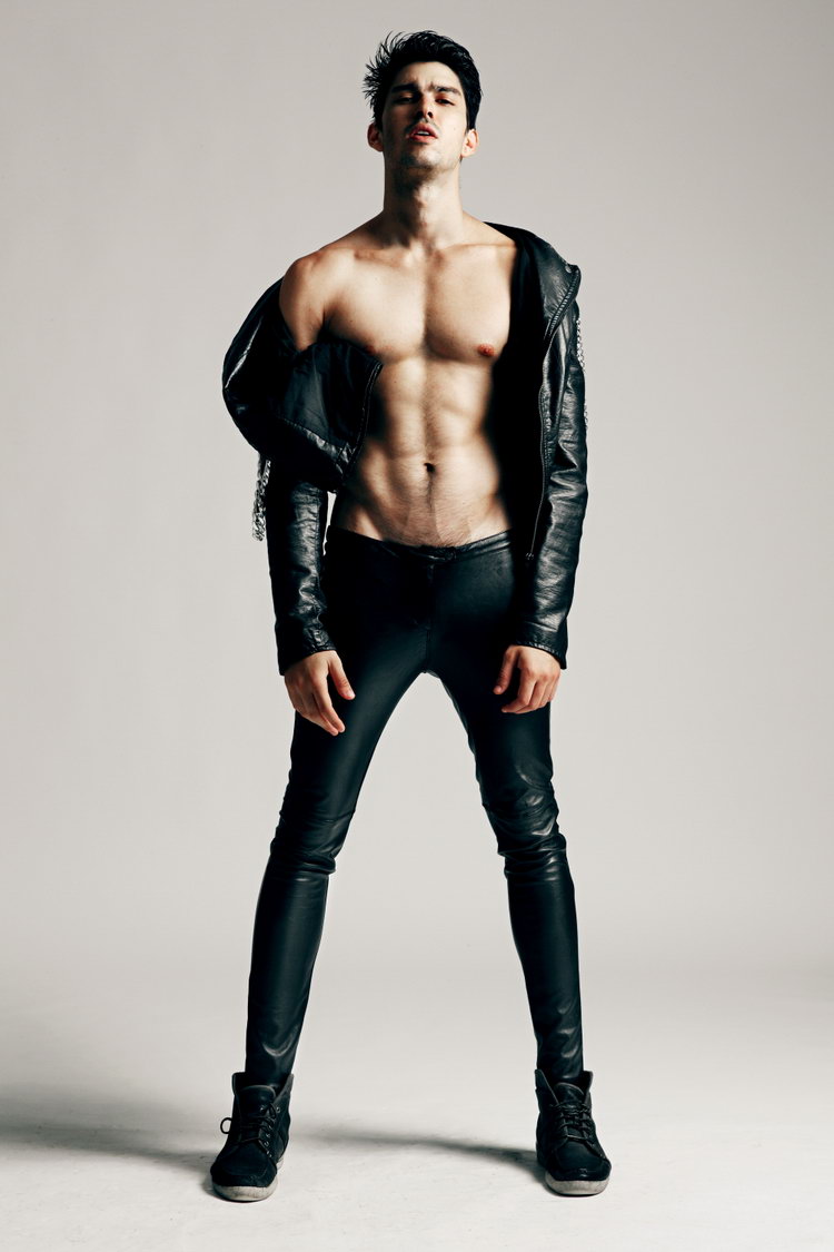 UpFront Models Carlos Khu