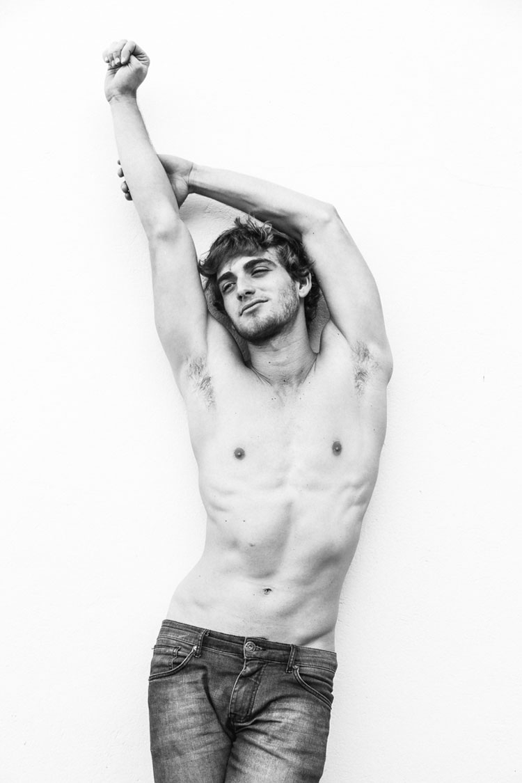 Erric-Carvalho-by-Jeff-Segenreic-04