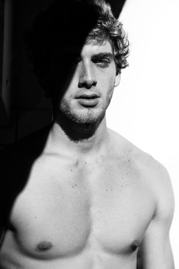 Erric-Carvalho-by-Jeff-Segenreic-05