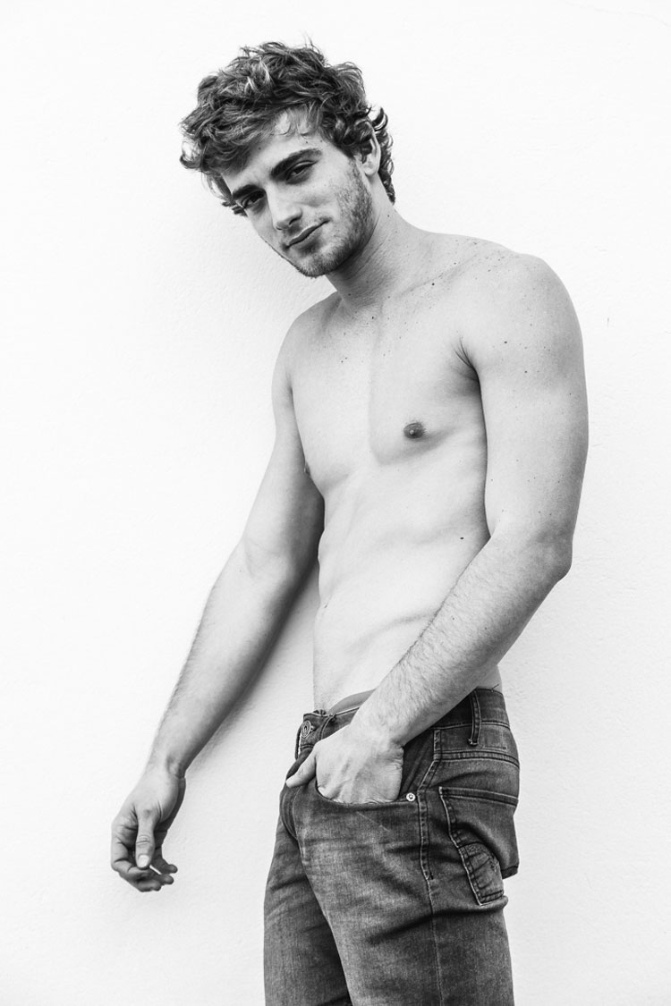 Erric-Carvalho-by-Jeff-Segenreic-08