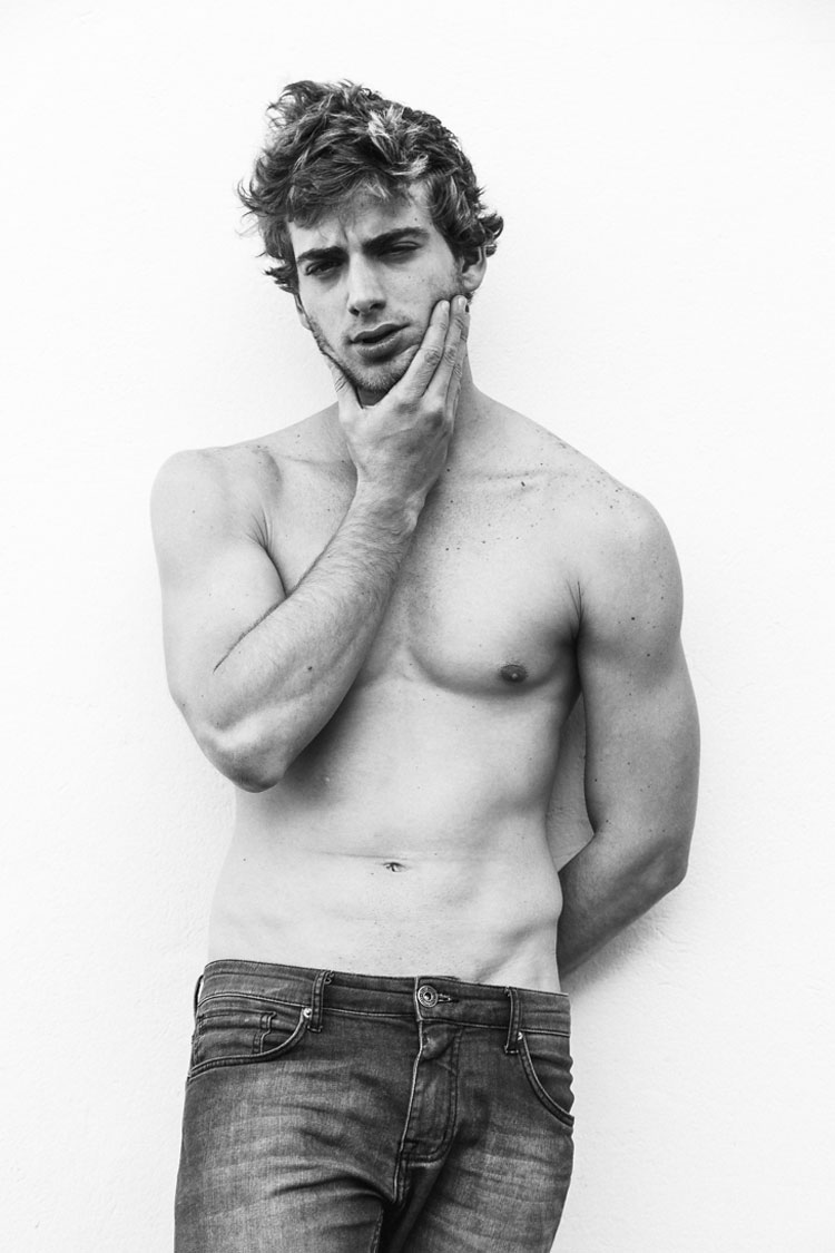 Erric-Carvalho-by-Jeff-Segenreic-10