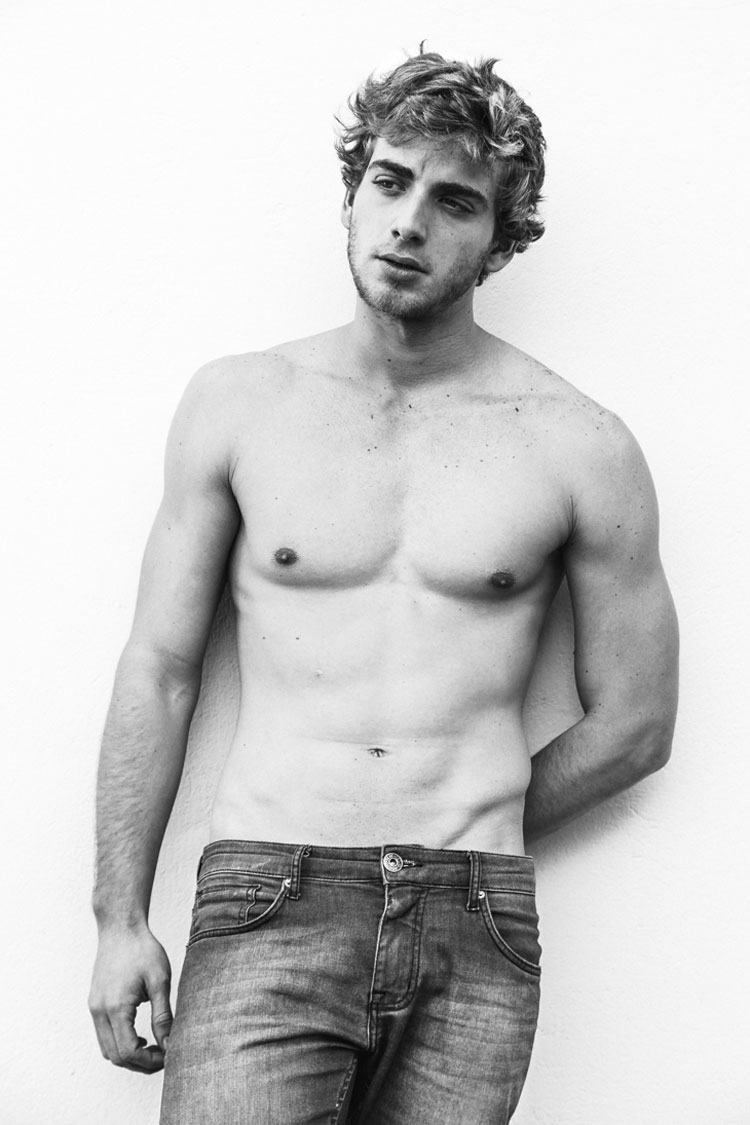 Erric-Carvalho-by-Jeff-Segenreic-12