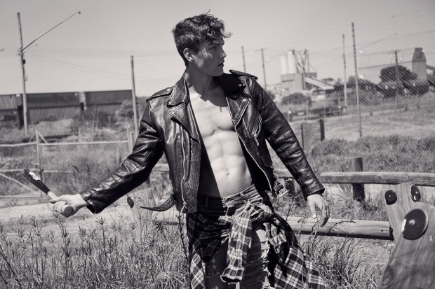 Saxon-Dunworth-by-Pat-Supsiri-07