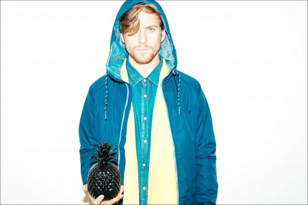 Tom-Farrelly-Laura-Marii-Male-Model-Scene-08