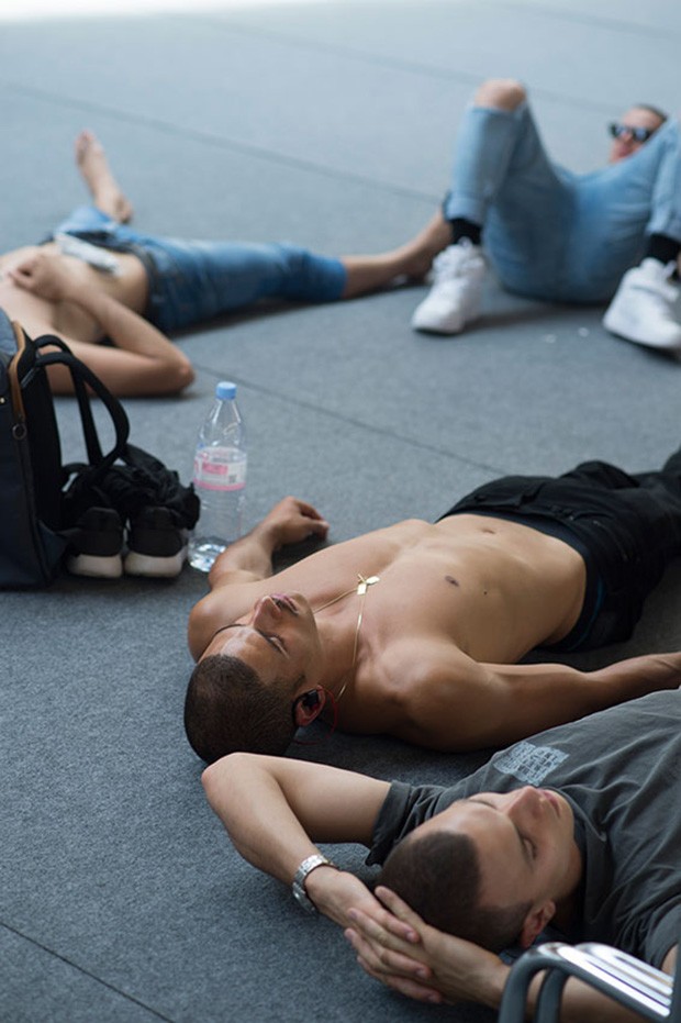 givenchy-ss16-backstage (3)