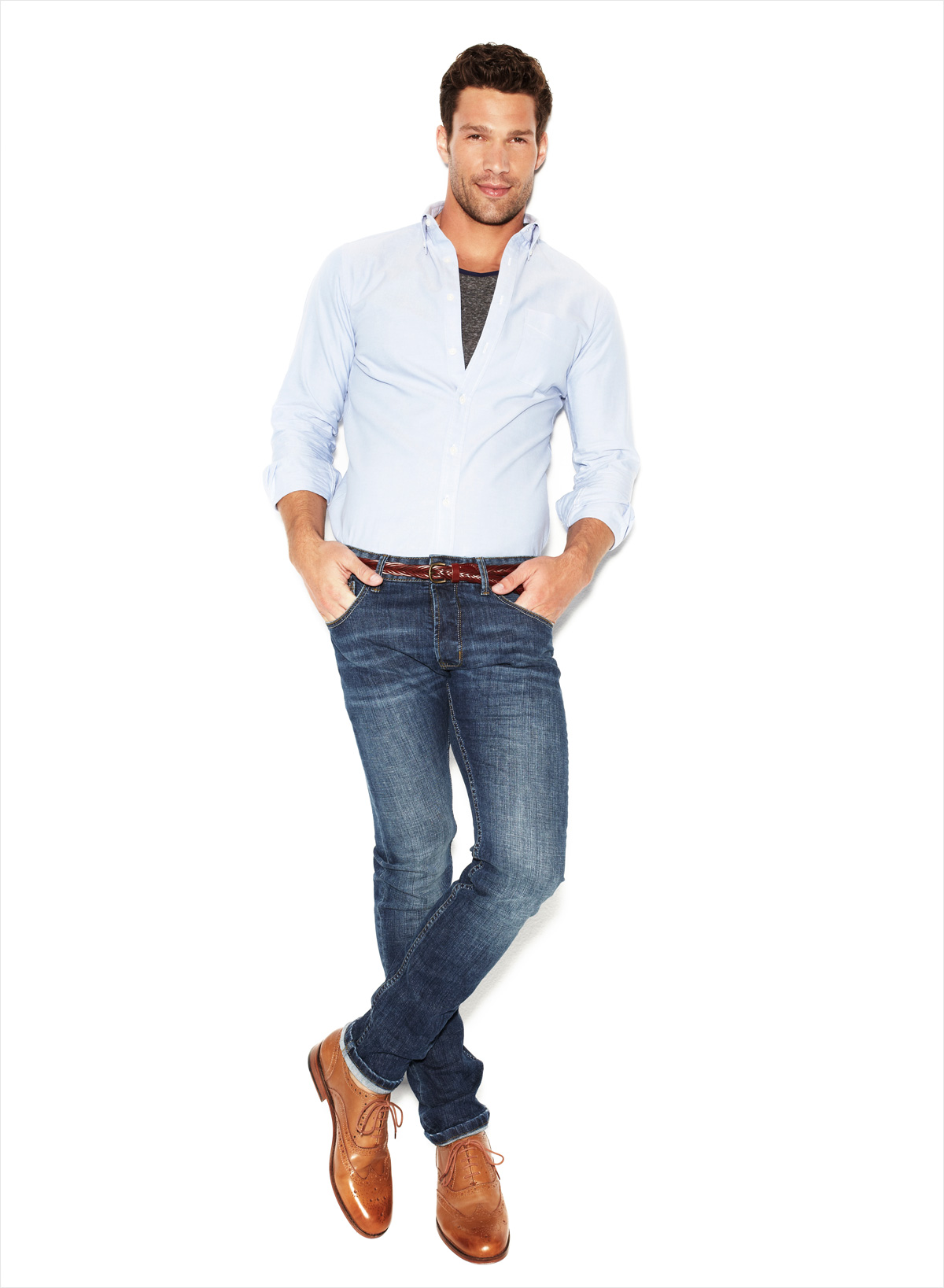 He is wearing jeans. Мужчина в джинсах. Джинсы мужские модные. Модели мужчины в джинсах. Мужчина в полный рост.
