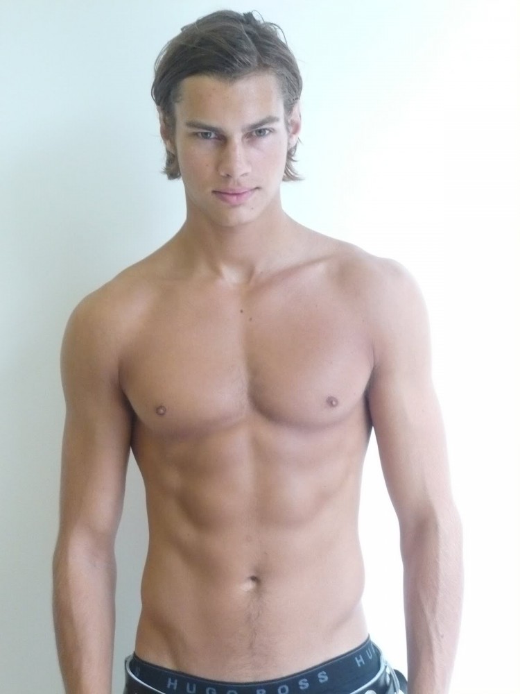 Alexander Kjellevik - Male Model Scene