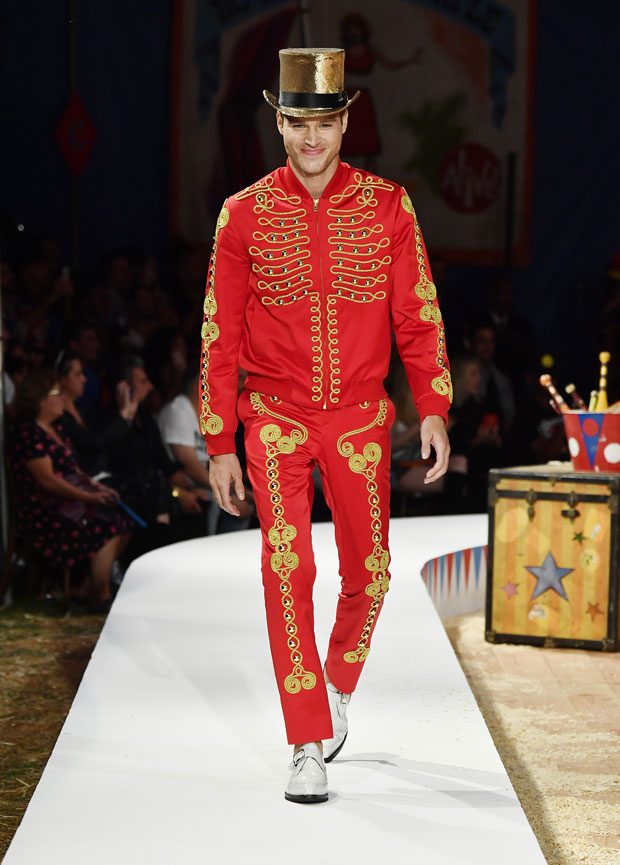 Costume moschino uomo 2019 hotsell