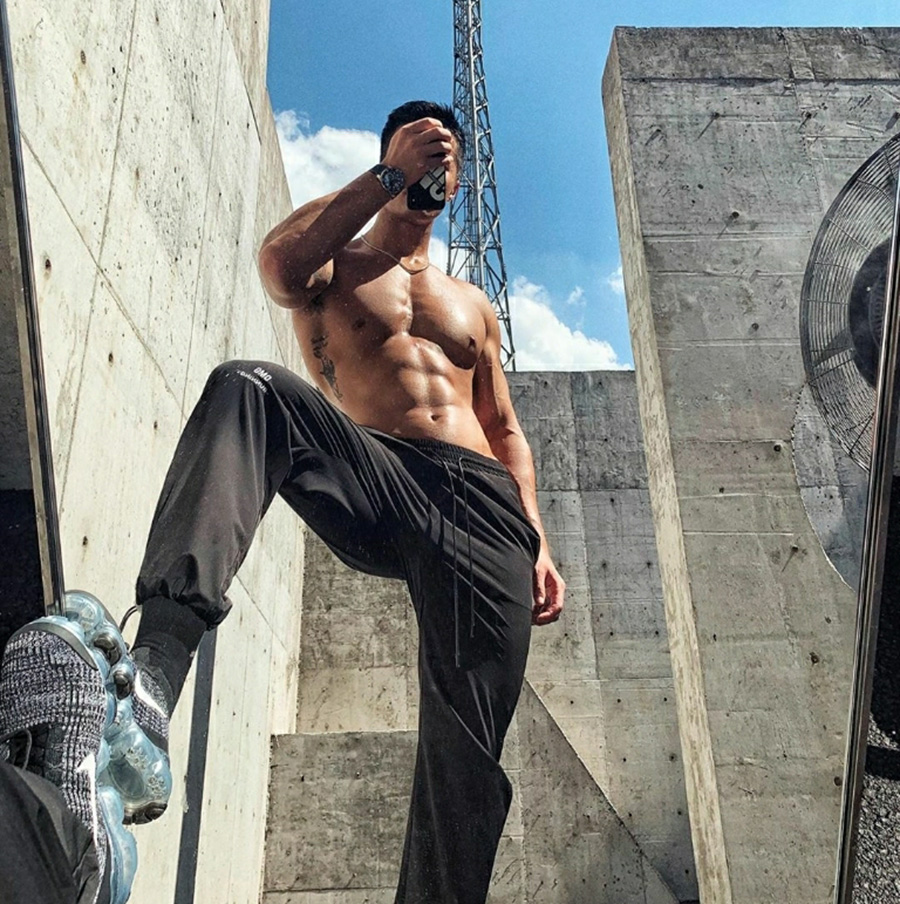 LAST WEEKs TOP IGs: CHRIS HERIA, TRAVIS SCOTT, ROMEO BECKHAM... - Male  Model Scene
