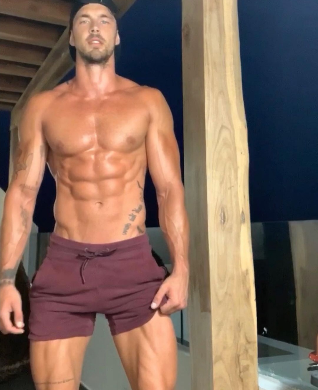 https://www.malemodelscene.net/wp-content/uploads/2020/05/WEEK-ON-IG-7-1.jpg
