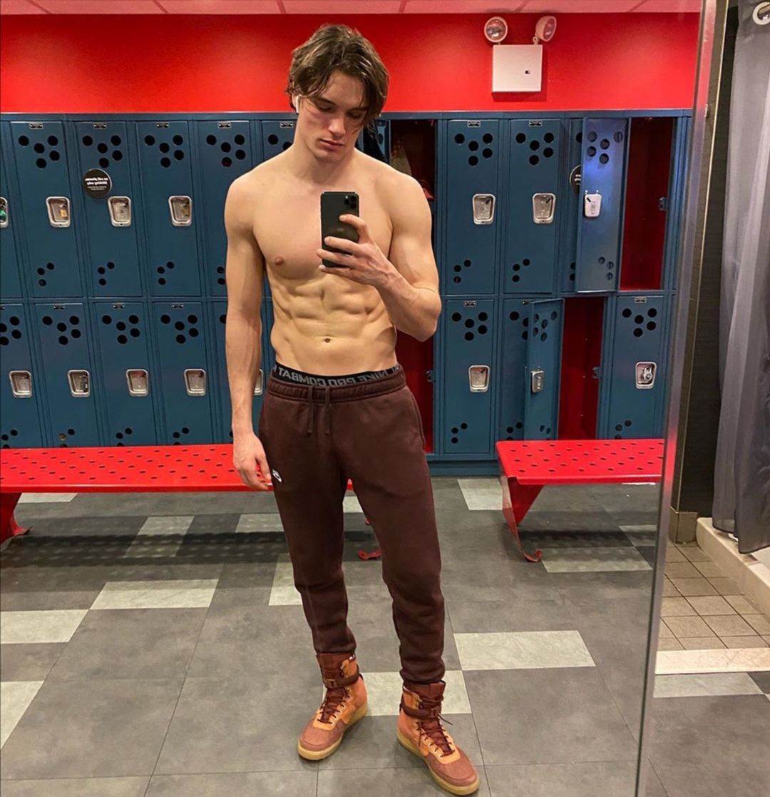 Mason MCKENRICK Bio