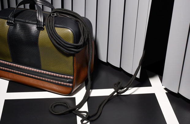 True Thompson, 4, models custom four-figure Louis Vuitton bag