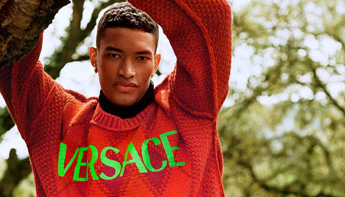 Fernando Lindez Raphael Balzer Simone Bricchi Pose For Versace