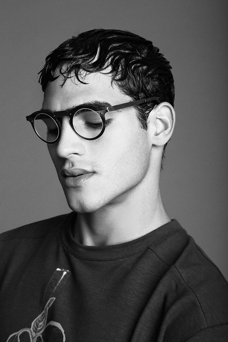 Pros and Cons of Switching From Glasses to Contacts