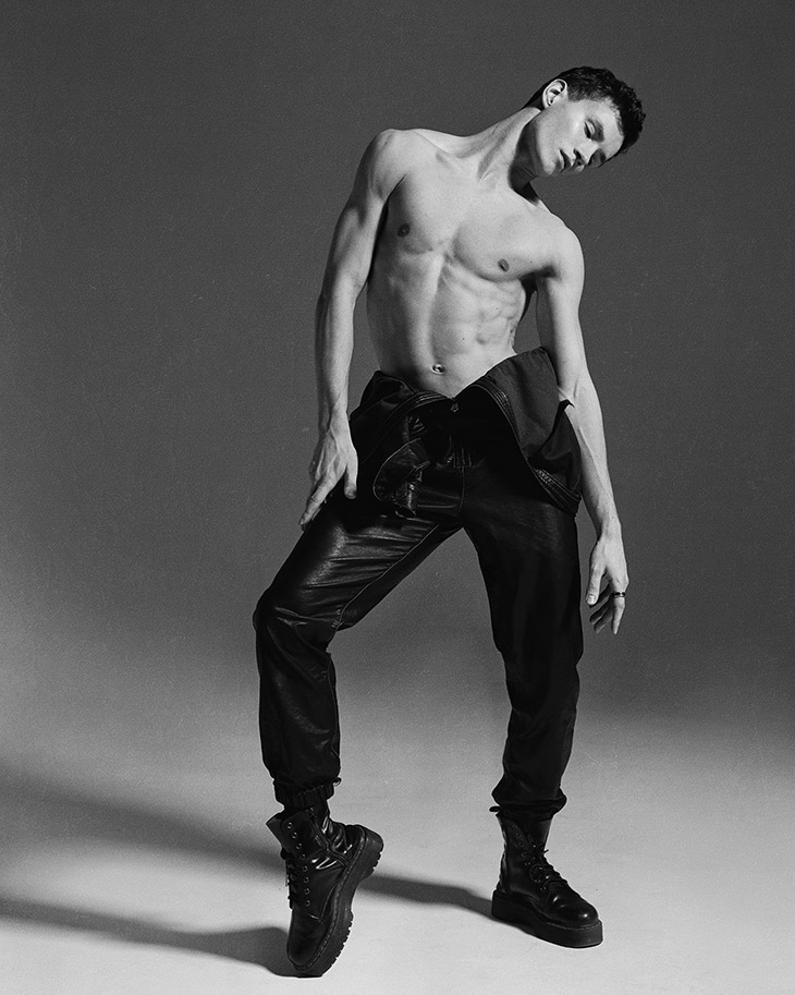 How Running on a Treadmill Helps Keep Your Male Model Body