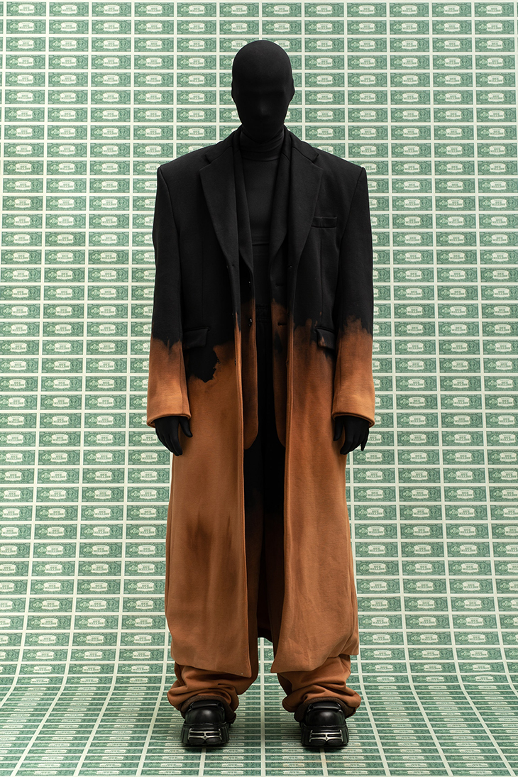 VETEMENTS Fall Winter 2022.23 RTW Collection - Male Model Scene