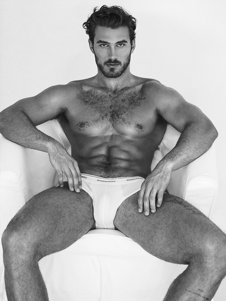 Enrique Torres nude photos
