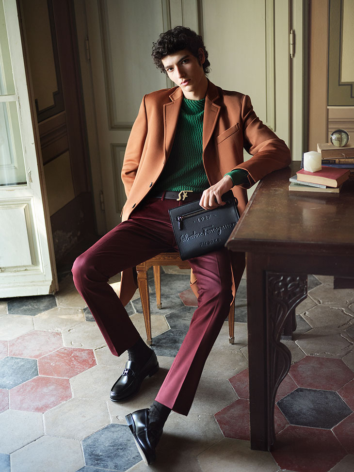 Essential Items Every Model Should Carry in their Call Bag