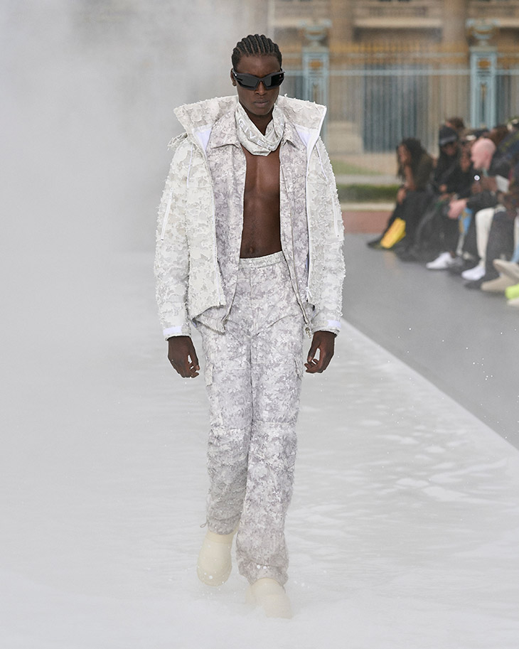 The Top 5 Shows at Men's Fashion Week Spring 2023: Kenzo, Louis Vuitton,  Givenchy, Versace and Fendi – Fashion Bomb Daily