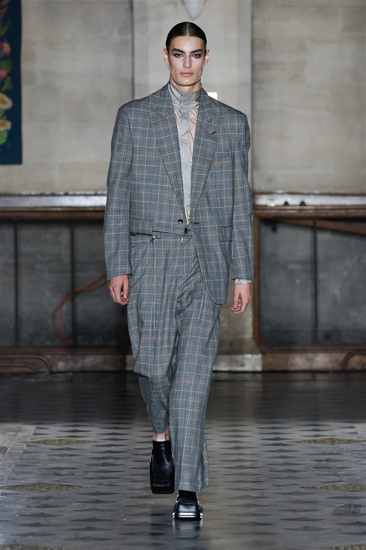 PFW: SONGZIO Spring Summer 2023 Collections - Male Model Scene