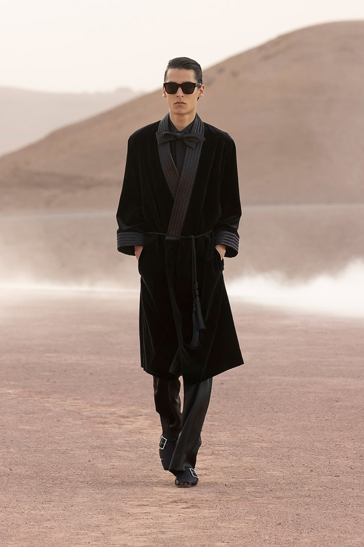 Es Devlin creates Texan landscape for Dior S/S 2022 menswear