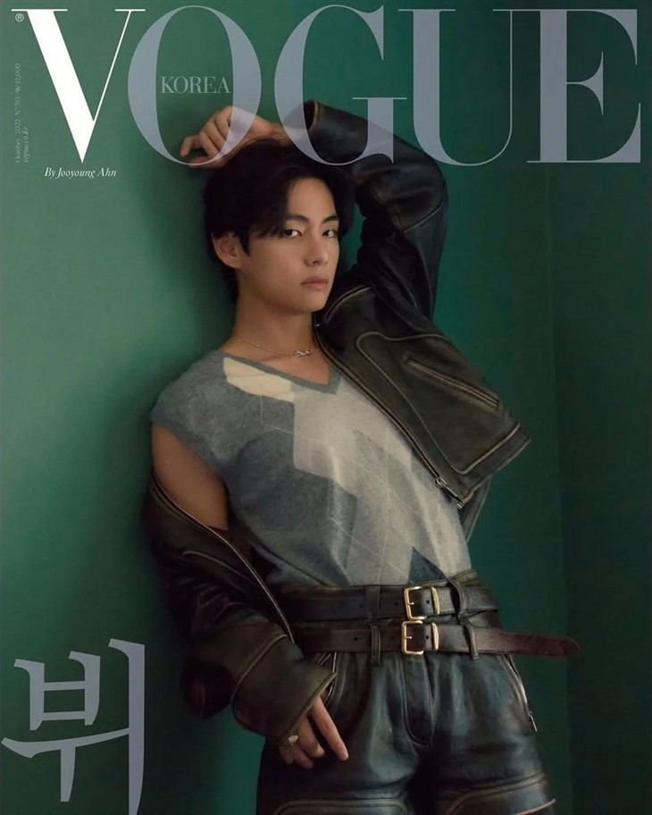BTS Kim Taehyung Is The Cover Star Of VOGUE Korea October 2022 Issue BTS Kim Taehyung Is The Cover Star Of VOGUE Korea October 2022 Issue
