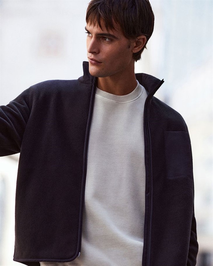 Parker Van Noord Models COS Outerwear Fall 2022 Collection - Male Model ...