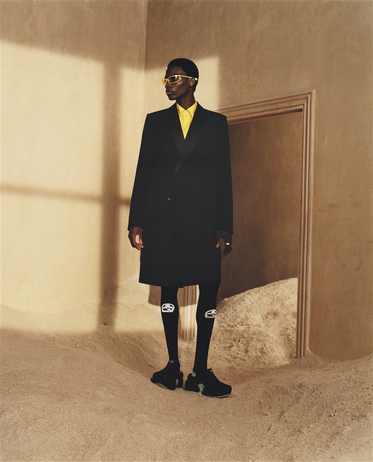 The Desert Race: LOUIS VUITTON Pre-Fall 2023 Collection - Male Model Scene