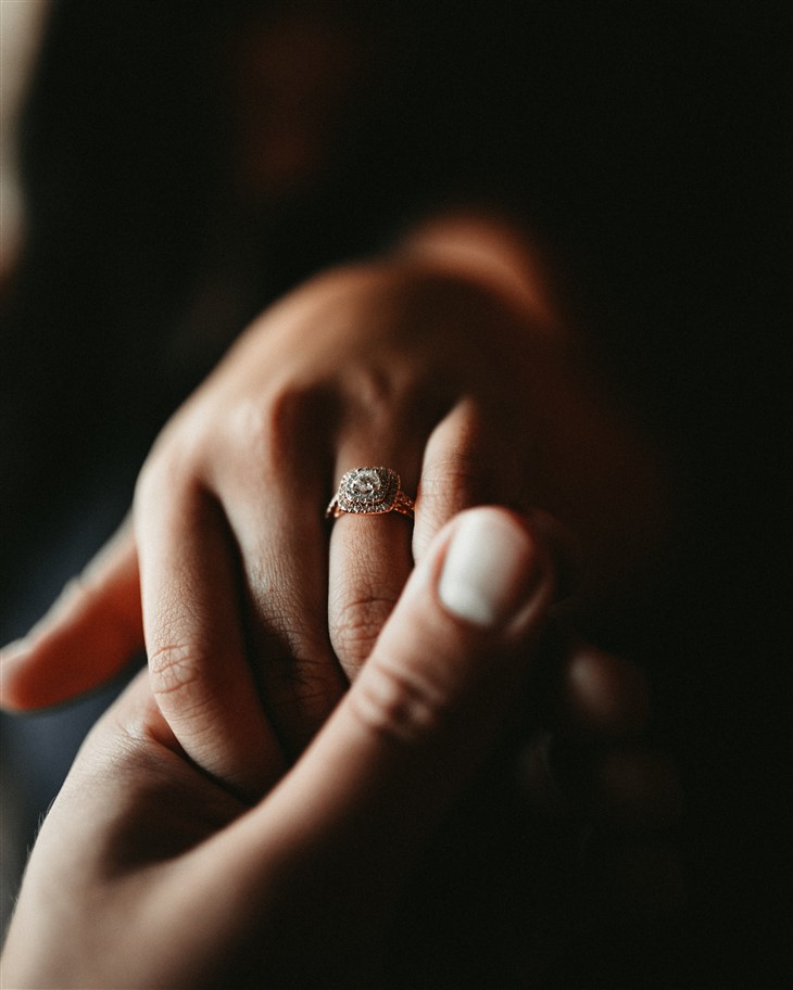 engagement ring freddie freeman wife