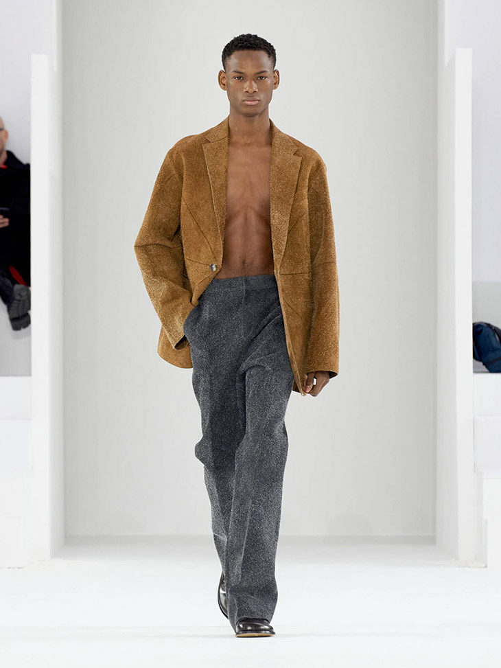 PFW: LOEWE Fall Winter 2023.24 Collection