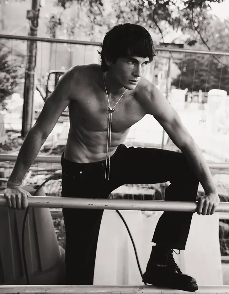 Aristotelis Papadopoulos in Tension Lines