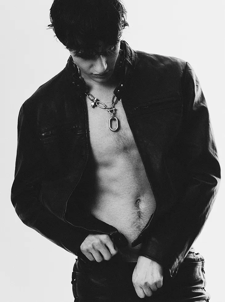Juan Navarro in Noir Youth